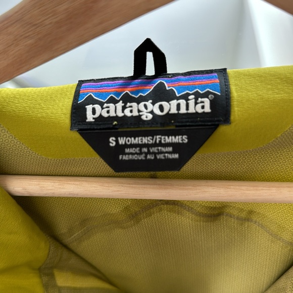 Patagonia light rain jacket - Picture 2 of 7